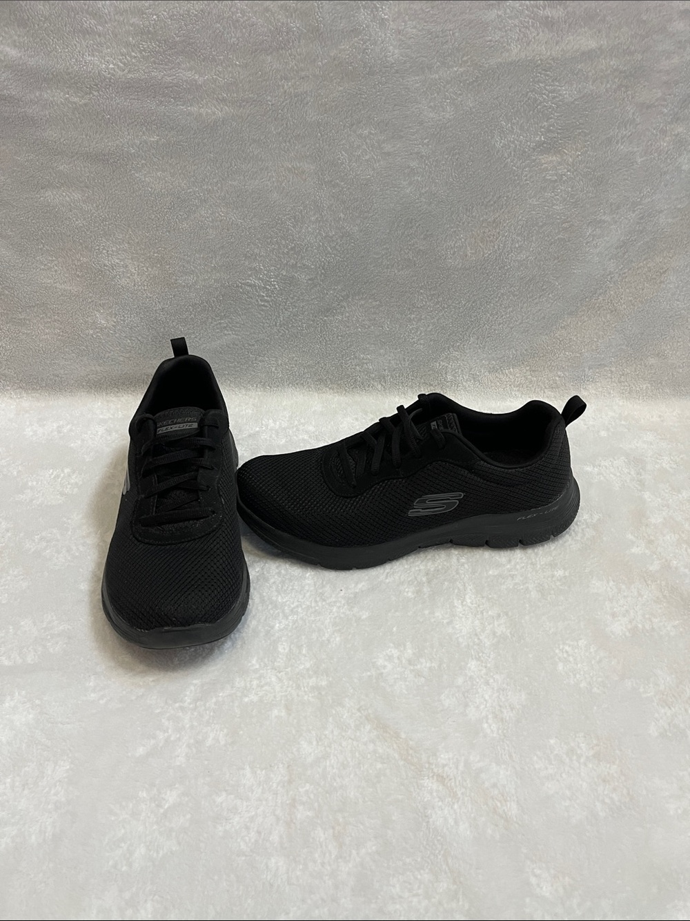 Skechers Flex-Lite Women’s All-Black Athletic Sneakers Size 9 W